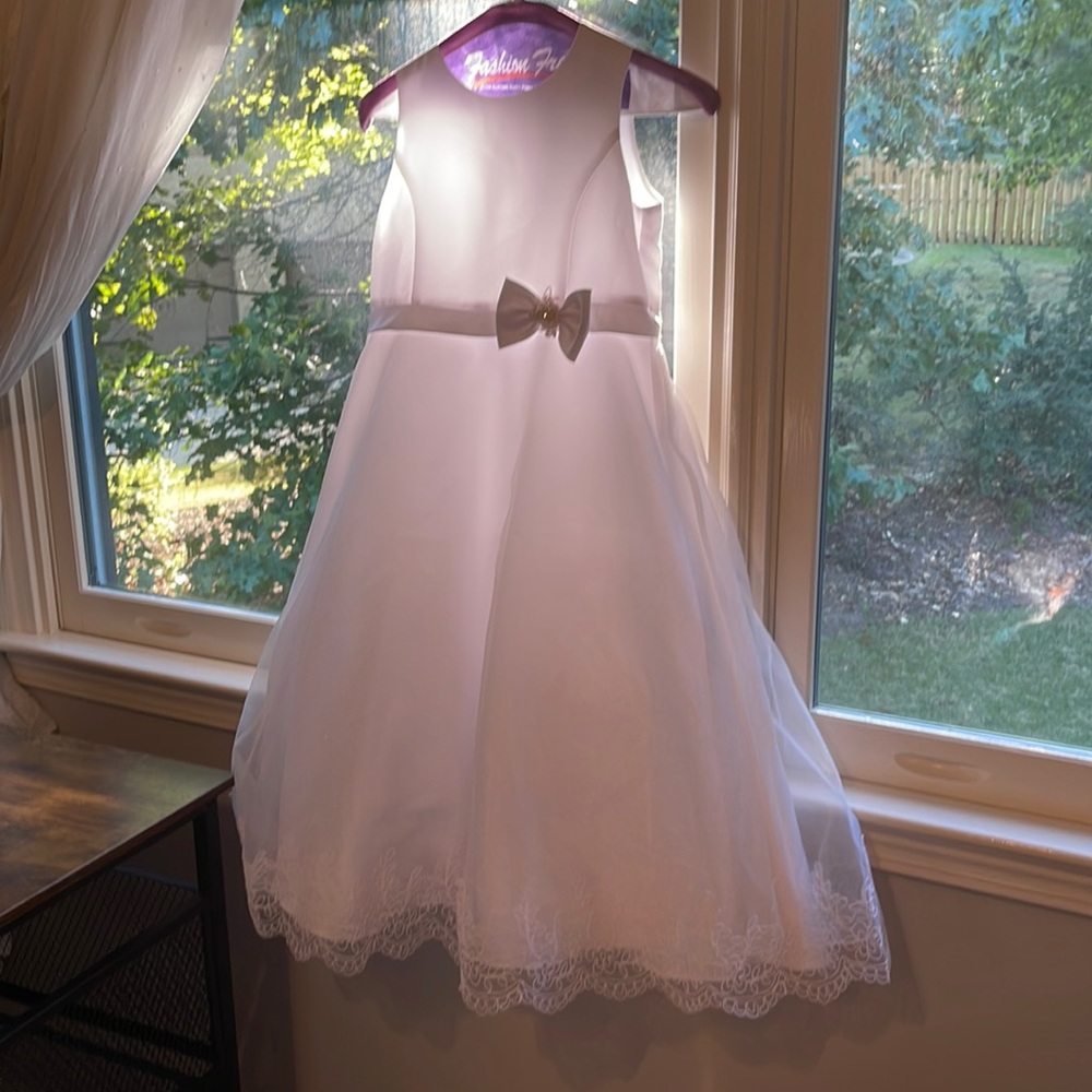 EUC size 8 WHITE FORMAL DRESS